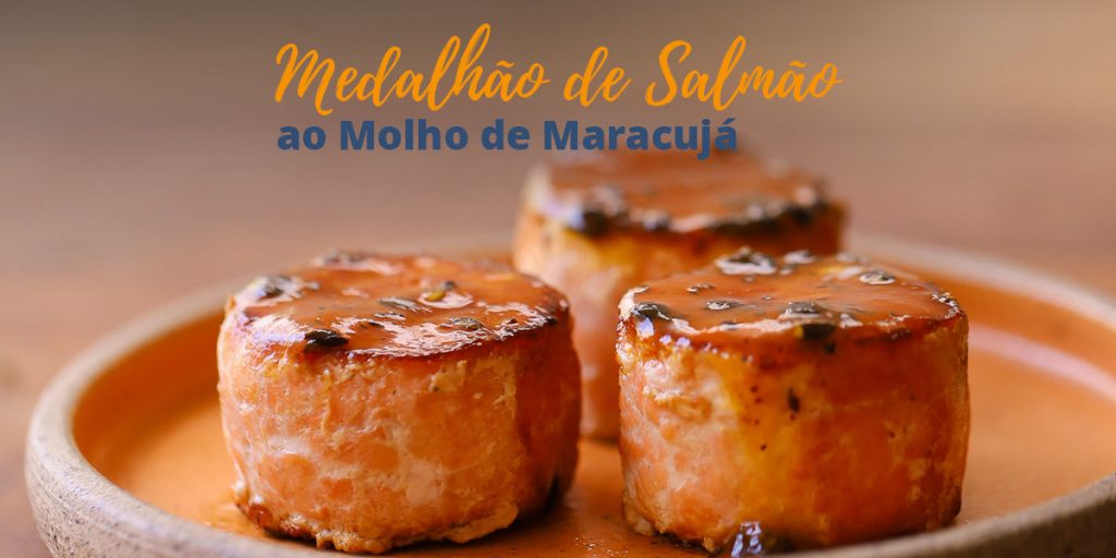 Medalhão de Salmão ao Molho de Maracujá